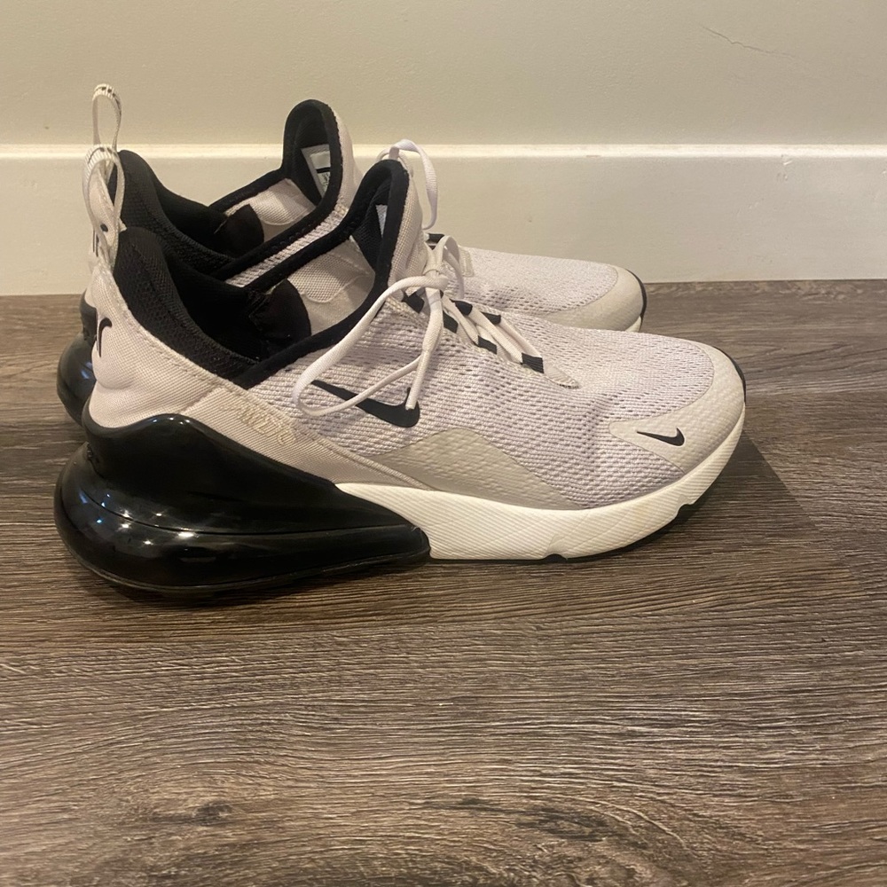 Nike AirMax 270 Womens Sz 9.5